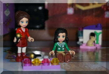 | love santa two Leog girls with microphones and a turntable