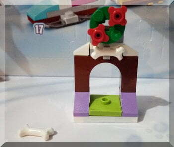 | love santa Lego stand for the dog