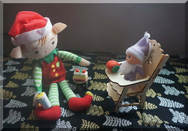 Tinkles and Baby Elf having some morning tea